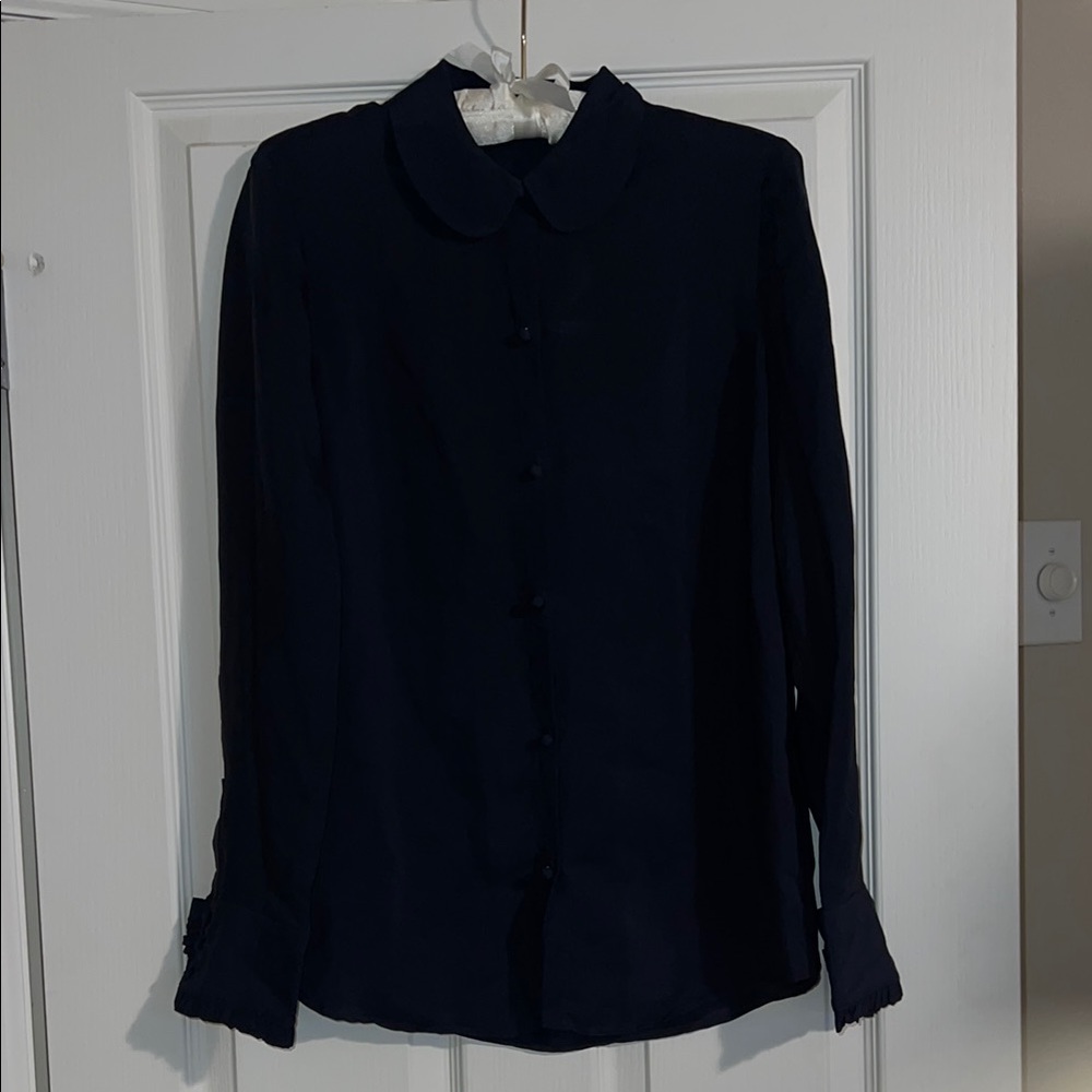 Frame denim 100% silk button down blouse with Peter Pan collar.